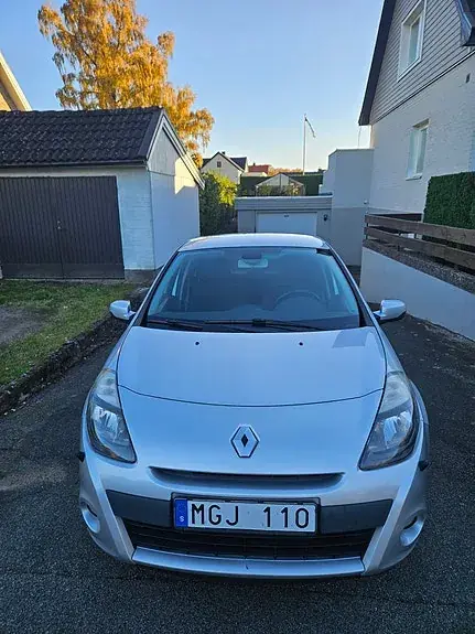 Renault Clio 2011 photo 2