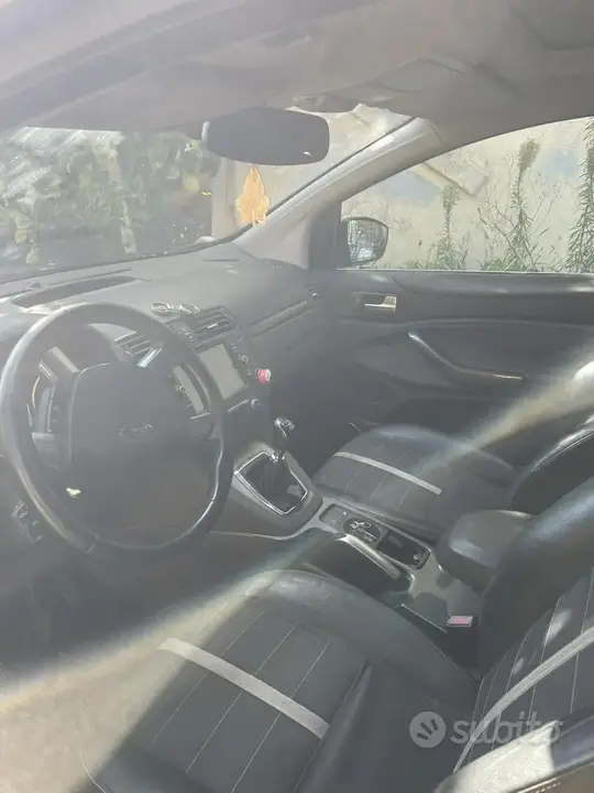 Ford Kuga 2010 photo 3