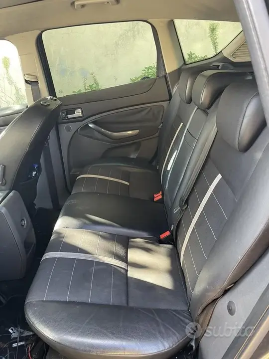 Ford Kuga 2010 photo 4