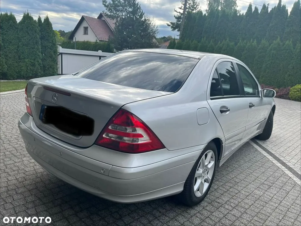 Mercedes-Benz C-Class 2004 photo 3