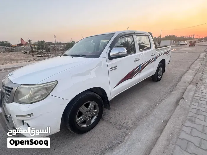 Toyota Hilux 2014 photo 2