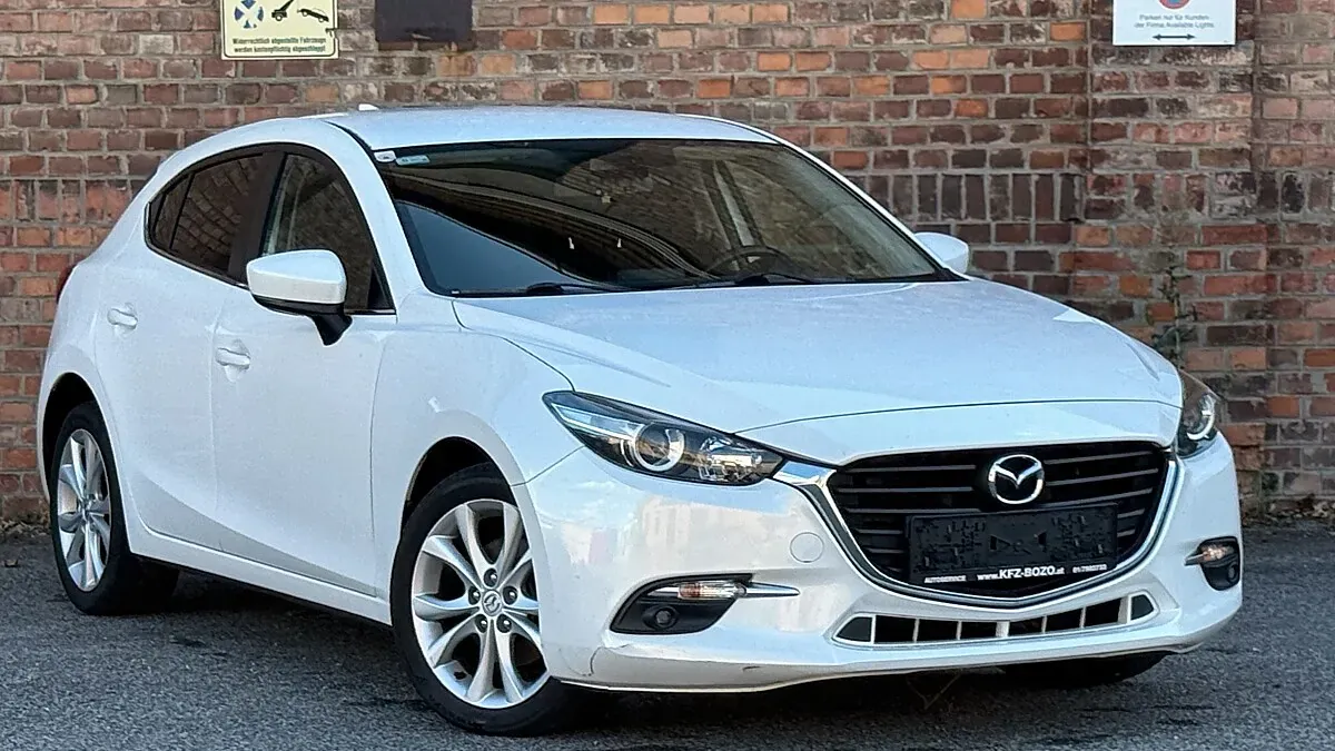 Mazda Mazda3 2017 photo 2