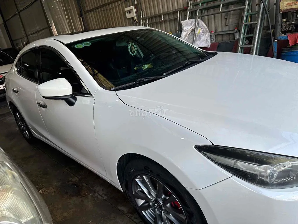 Mazda 3 2018 photo 2