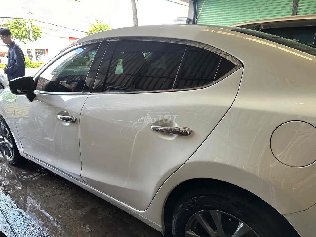 Mazda 3 2018 photo 3