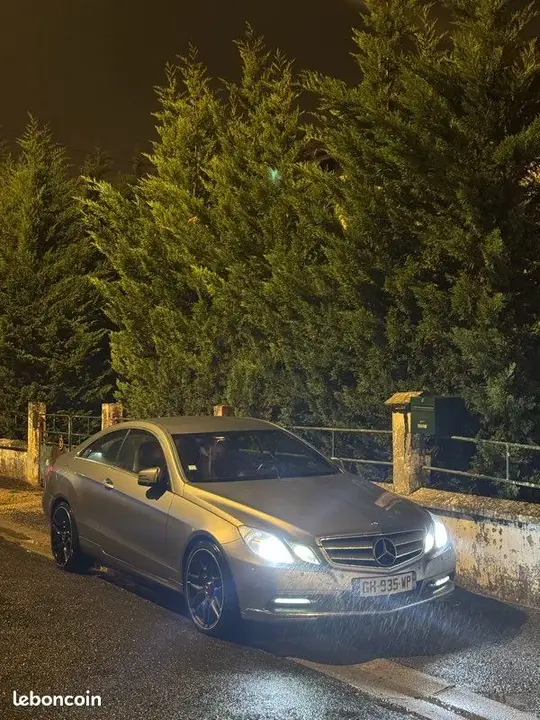 Mercedes-Benz E-Class 2011 photo 3