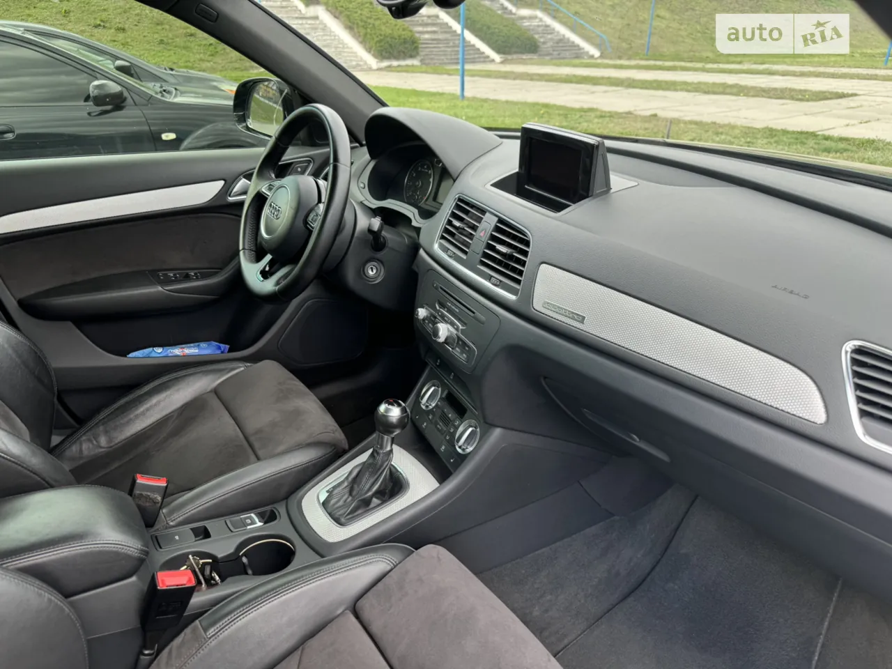 Audi Q3 2012 photo 3