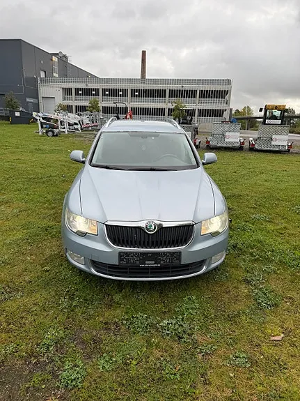 Skoda Superb 2010 photo 3