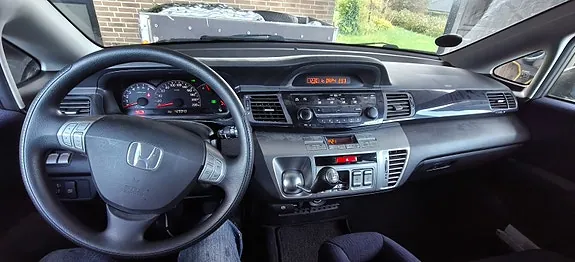 Honda Fr-V 2008 photo 2