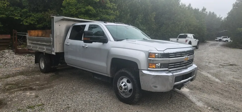 Chevrolet Silverado 3500Hd 2016 photo 2