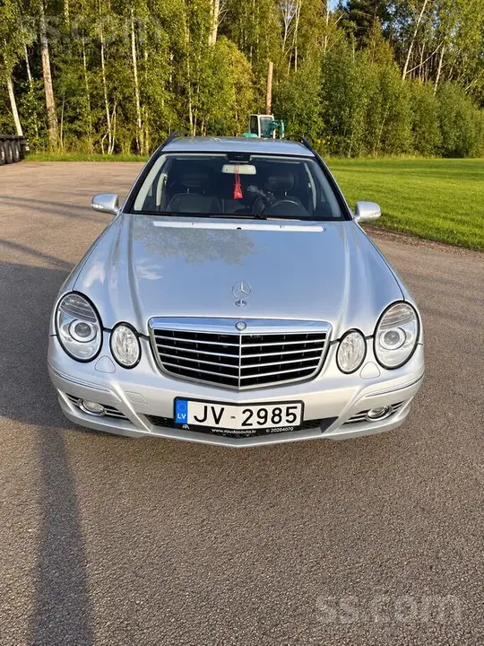 Mercedes-Benz E 320