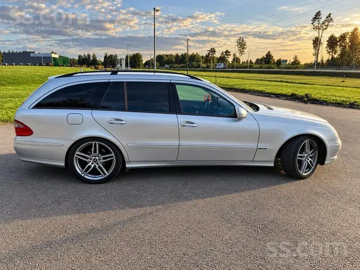 Mercedes-Benz E 320 2007 photo 3