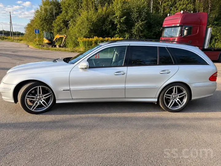 Mercedes-Benz E 320 2007 photo 2