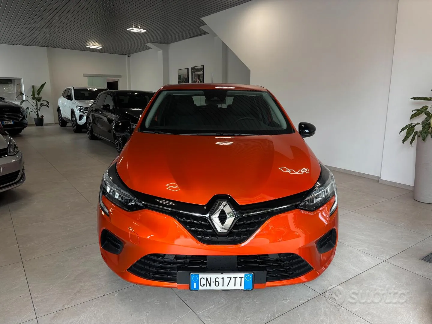 Renault Clio 2023 photo 2