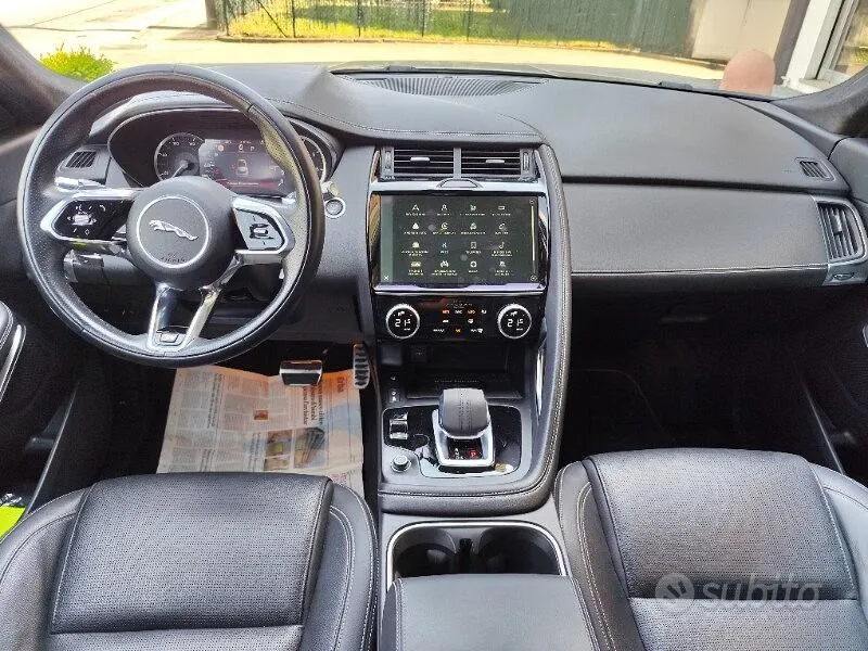 Jaguar E-Pace 2021 photo 5