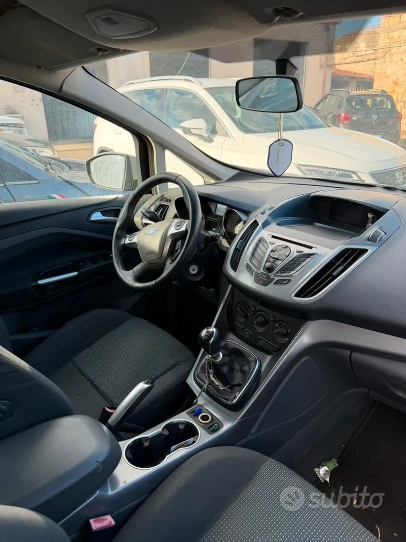Ford C-Max 2011 photo 2