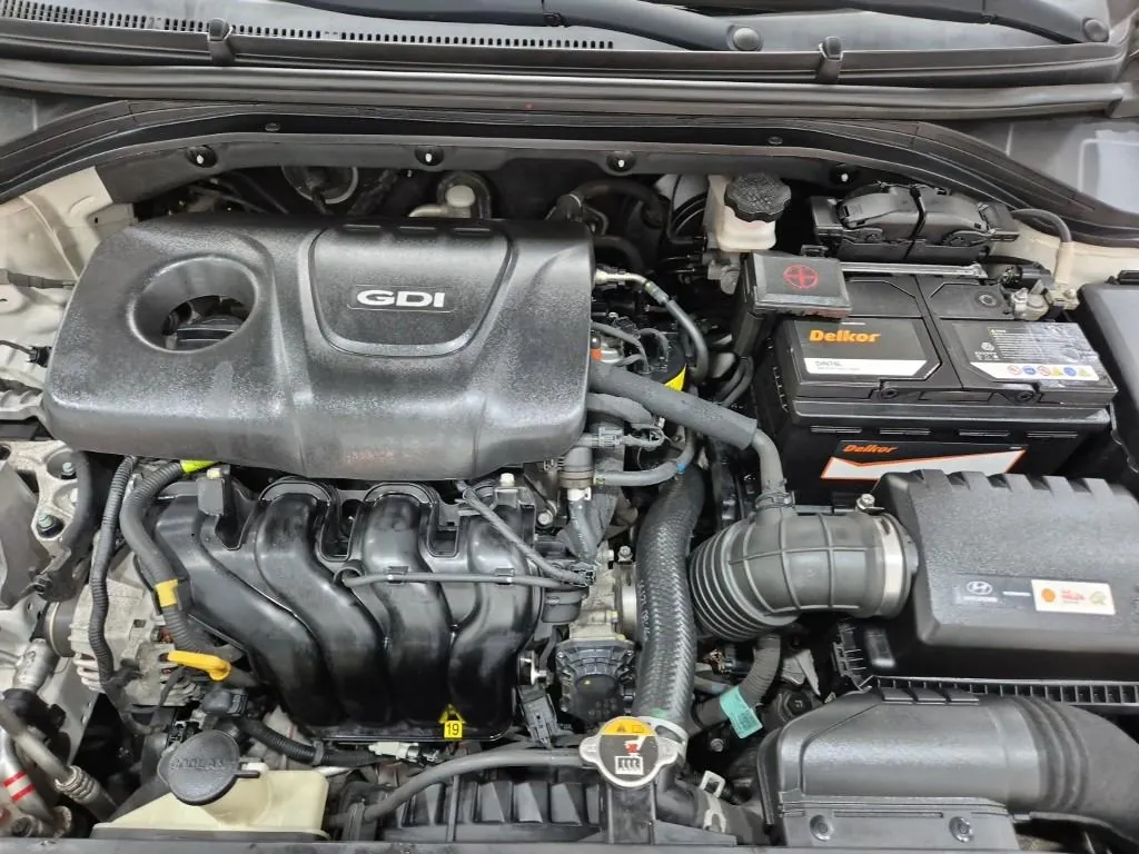Hyundai Avante 2017 photo 5