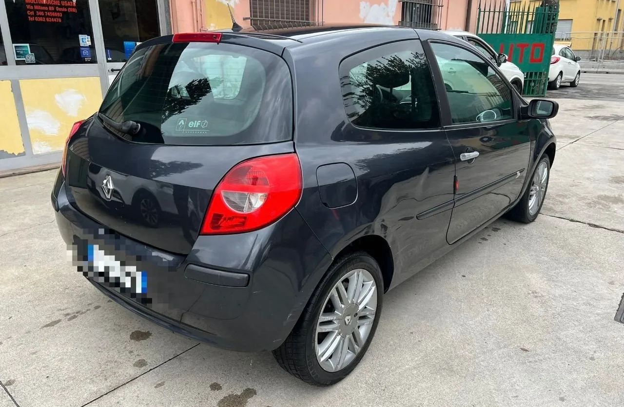 Renault Clio 2006 photo 4