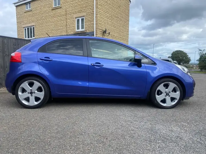 Kia Rio 2013 photo 4
