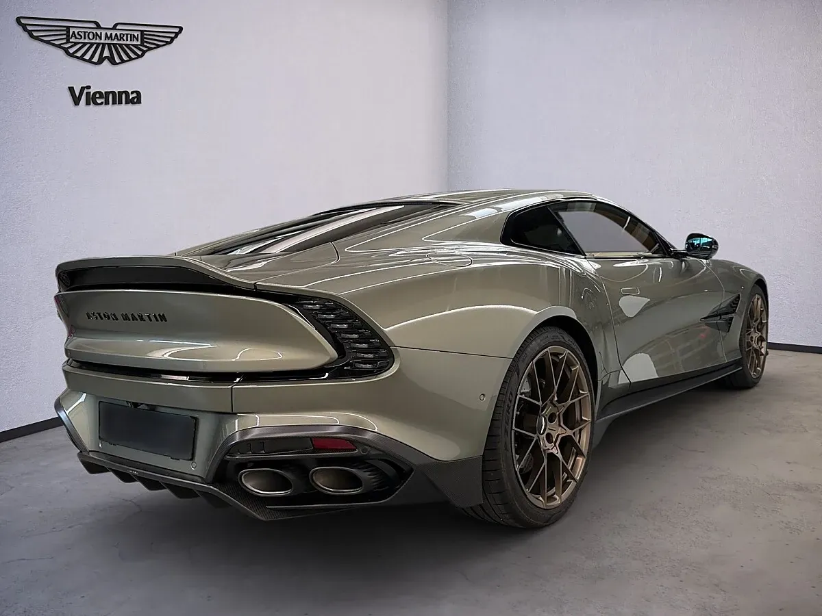 Aston Martin Vanquish 2025 photo 3