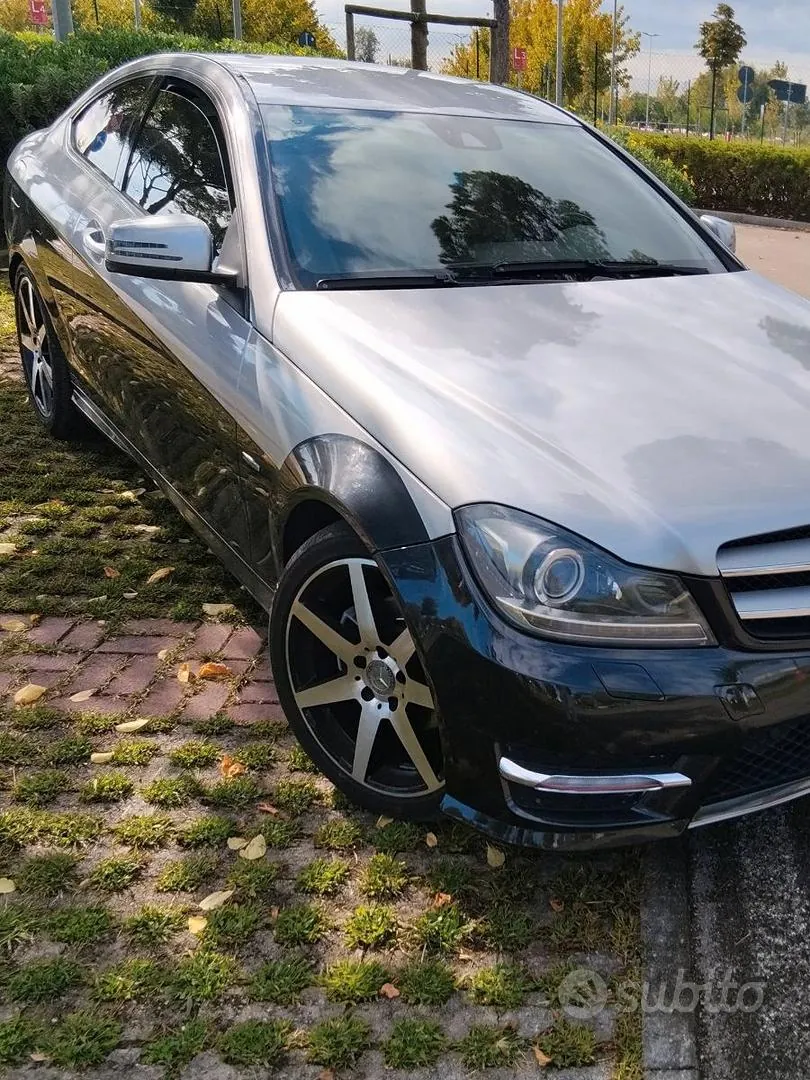 Mercedes-Benz C 2011 photo 2