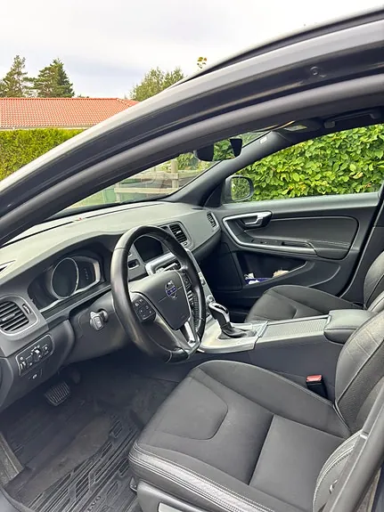 Volvo V60 2017 photo 2