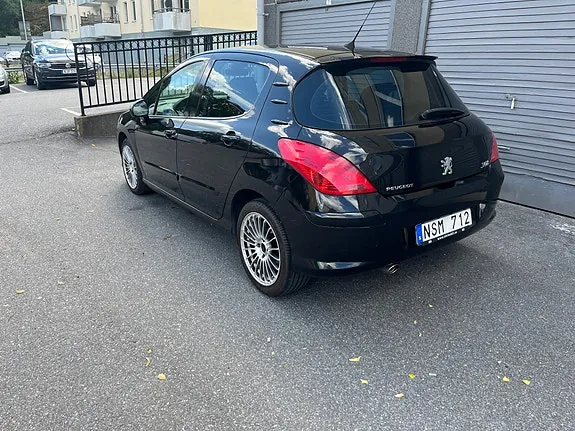 Peugeot 308 2010 photo 2