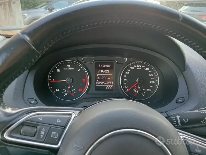 Audi Q3 2015 photo 5