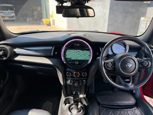Mini Cooper S 2019 photo 3