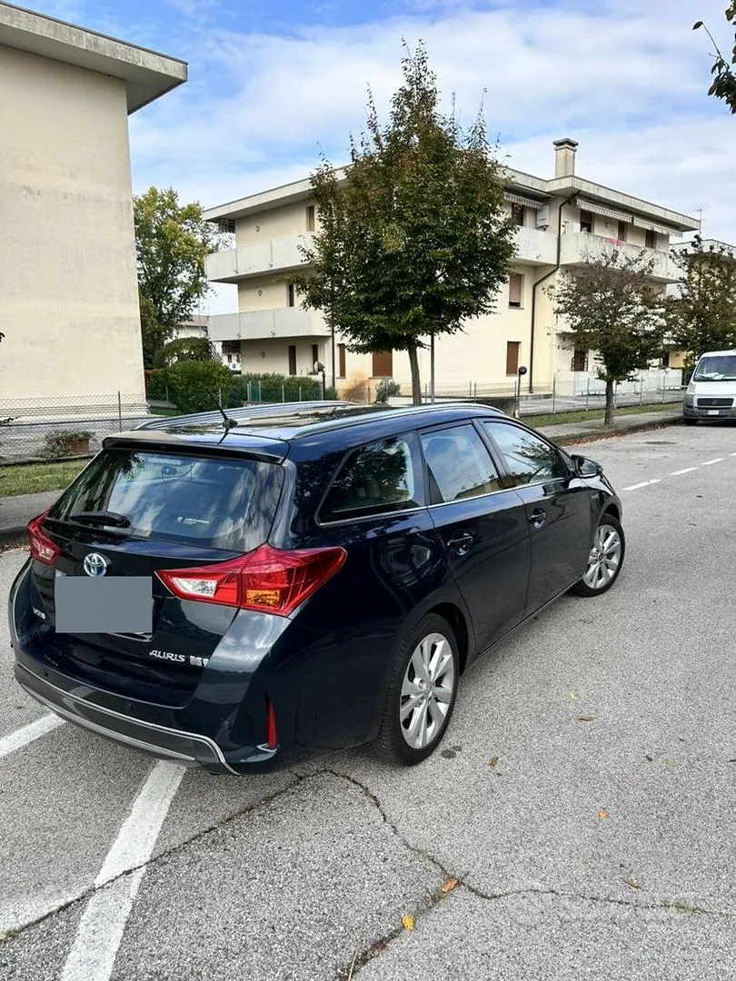 Toyota Auris 2013 photo 2