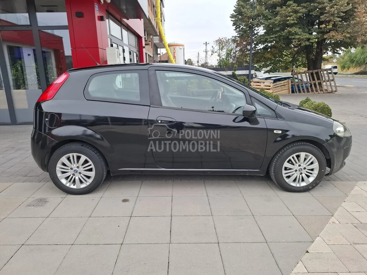 Fiat Grande Punto 2006 photo 3