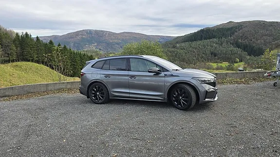 Skoda Enyaq 2023 photo 2