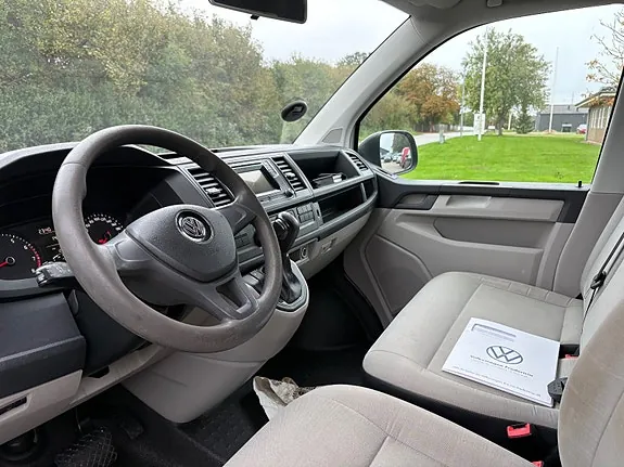 Volkswagen Transporter 2017 photo 5