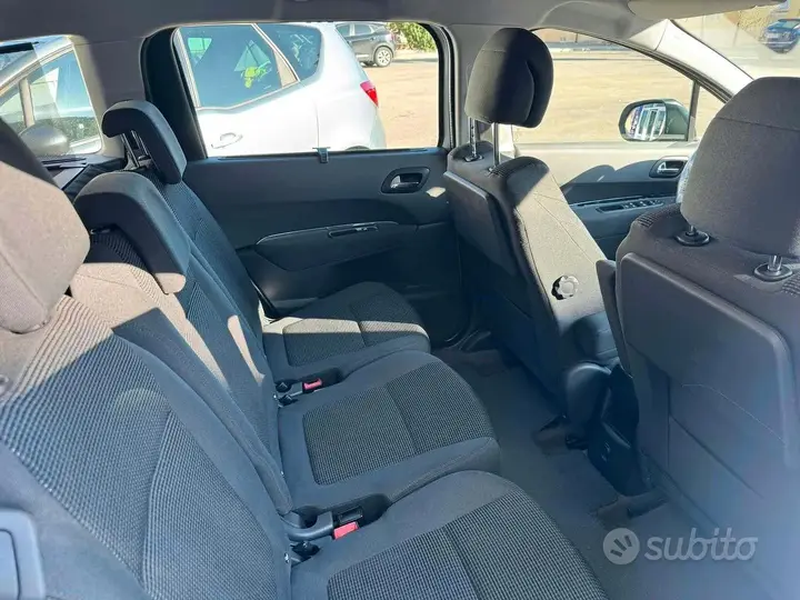 Peugeot 5008 2015 photo 4