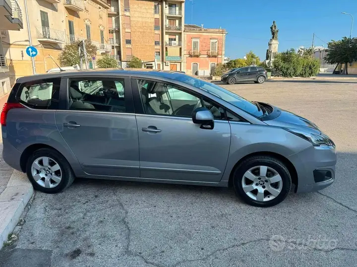 Peugeot 5008 2015 photo 2