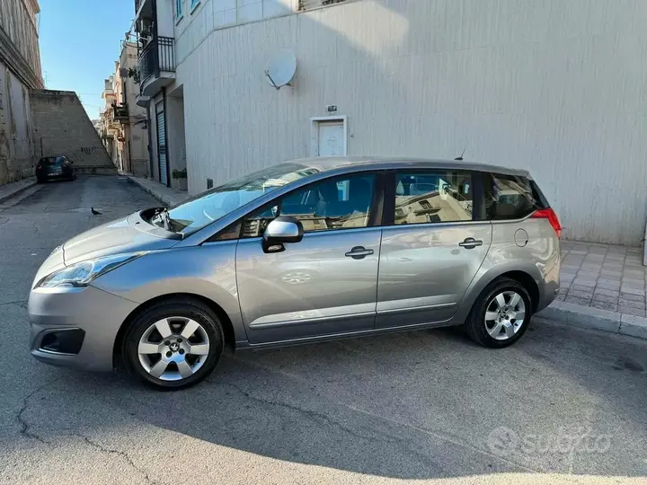 Peugeot 5008 2015 photo 3