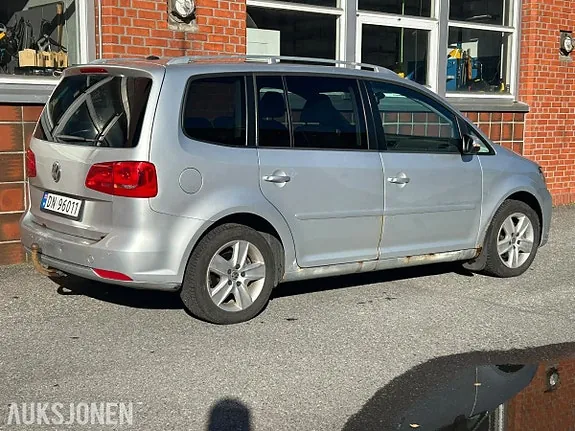 Volkswagen Touran 2012 photo 5