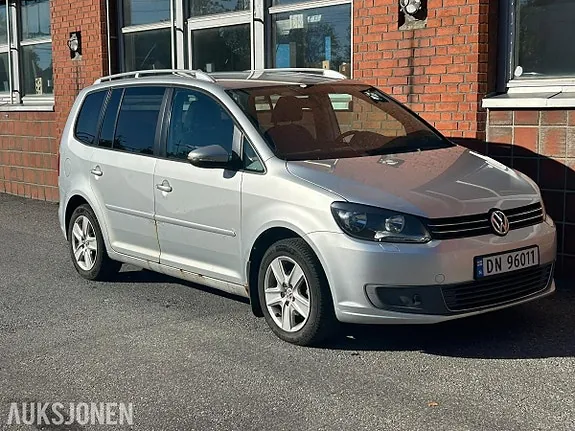 Volkswagen Touran 2012 photo 3