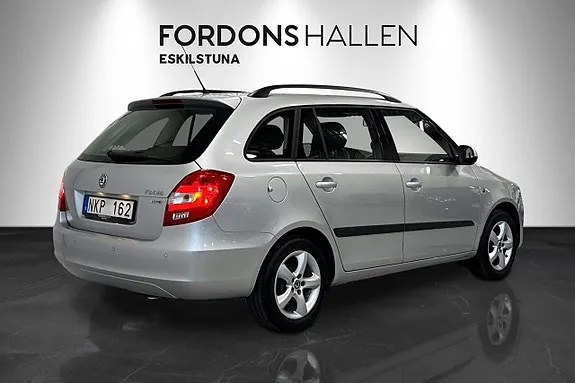 Skoda Fabia 2011 photo 5