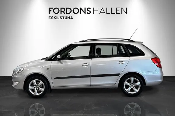 Skoda Fabia 2011 photo 3