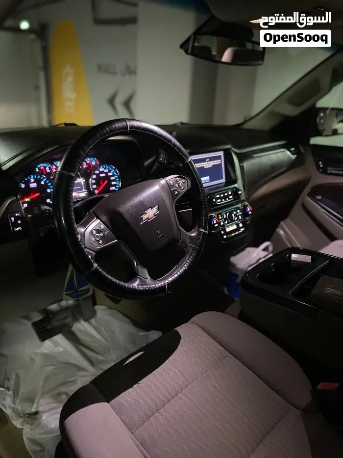 Chevrolet Suburban 2015 photo 2