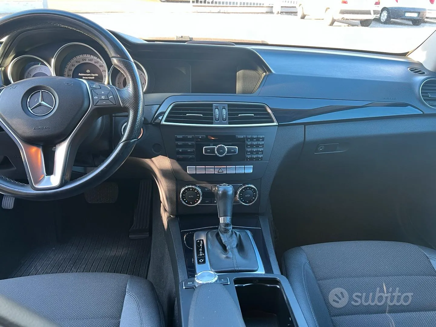 Mercedes-Benz C250 2012 photo 4