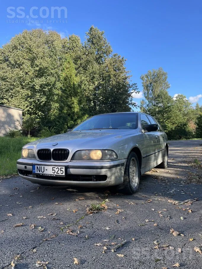 BMW 525