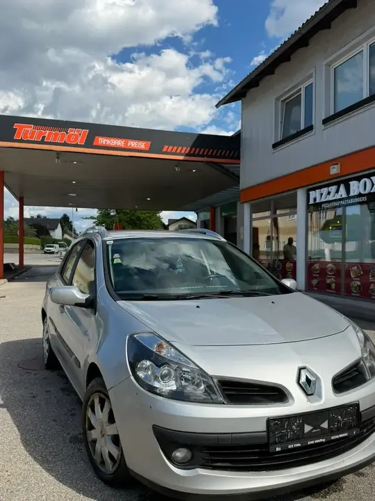 Renault Clio 2009 photo 2