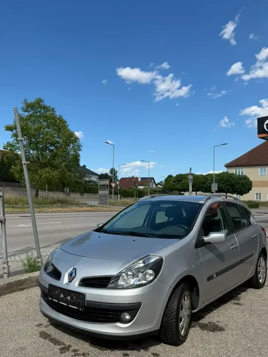 Renault Clio 2009 photo 3