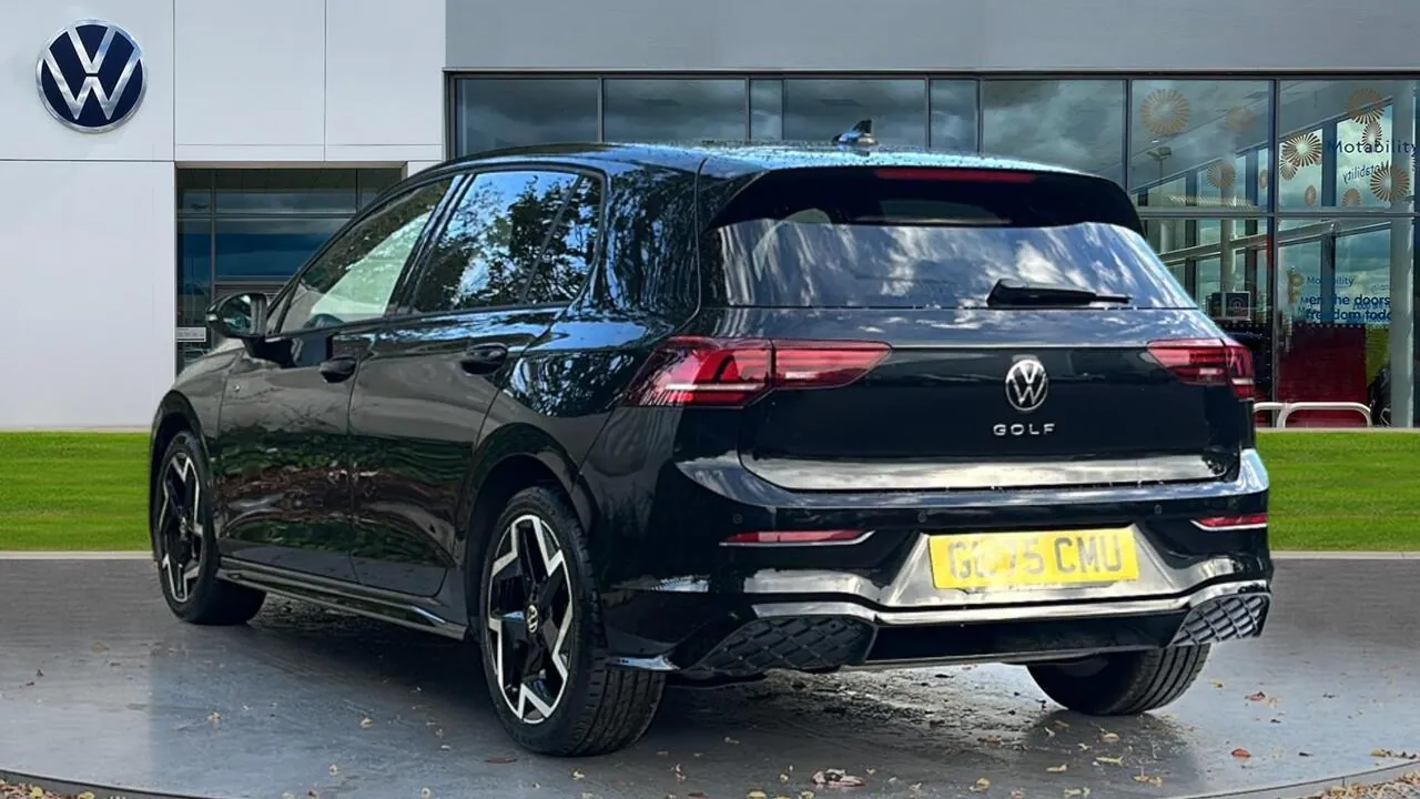 Volkswagen Golf 2025 photo 3