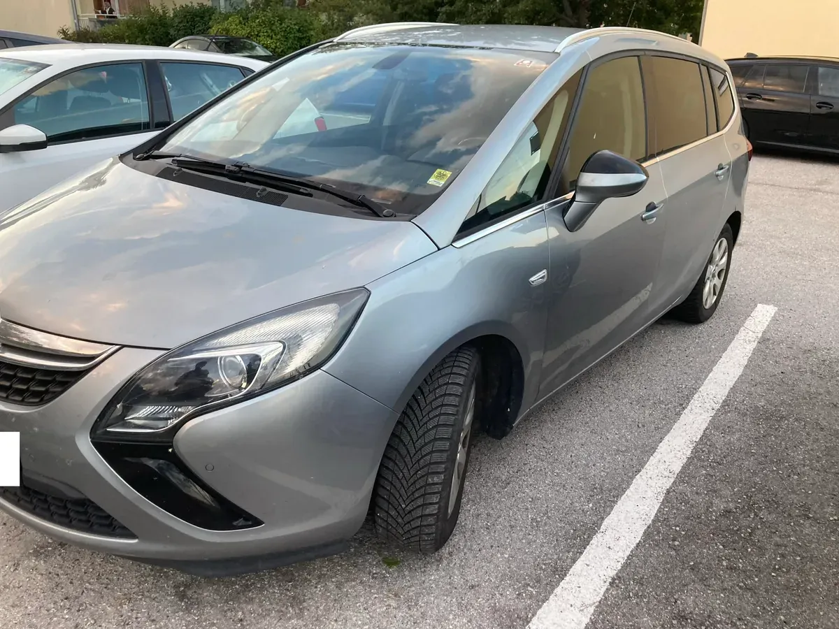 Opel Zafira Tourer 2012 photo 3