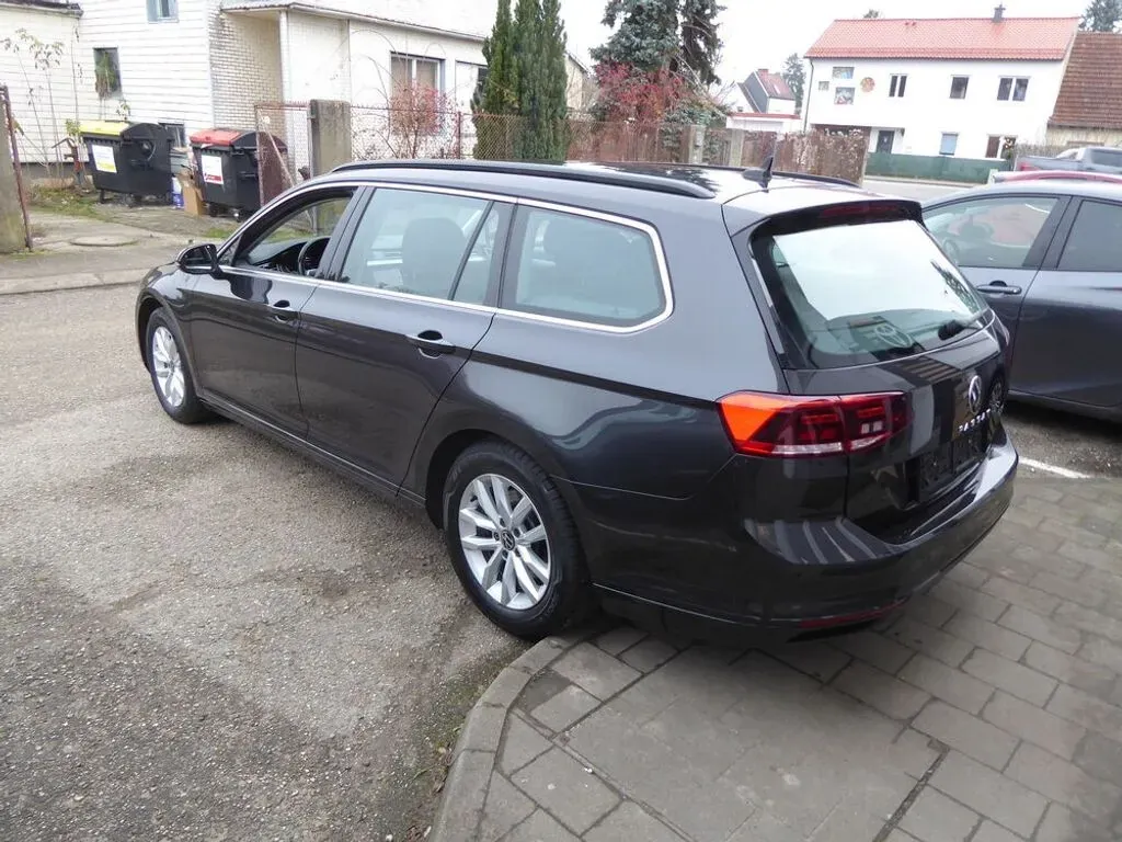 Volkswagen Passat 2022 photo 3