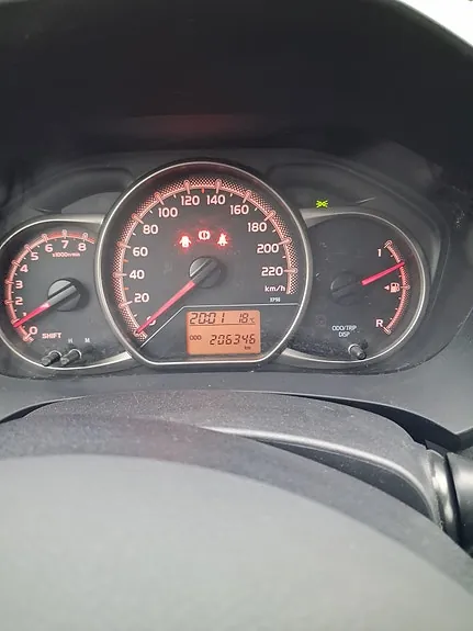 Toyota Yaris 2015 photo 5