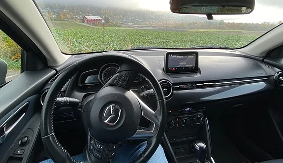 Mazda 2 2015 photo 3