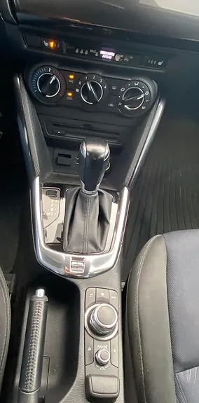 Mazda 2 2015 photo 5